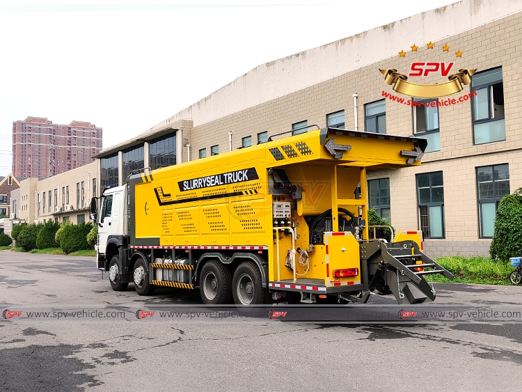 Slurry Sealing Truck Sinotruk - LB Slurry Sealing Truck Sinotruk - LB